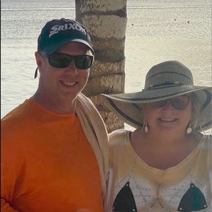 Meet your Posher, Becky head